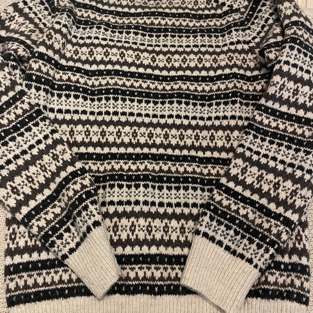 Classic Black and White Crewneck Sweater - Picture 2 of 3